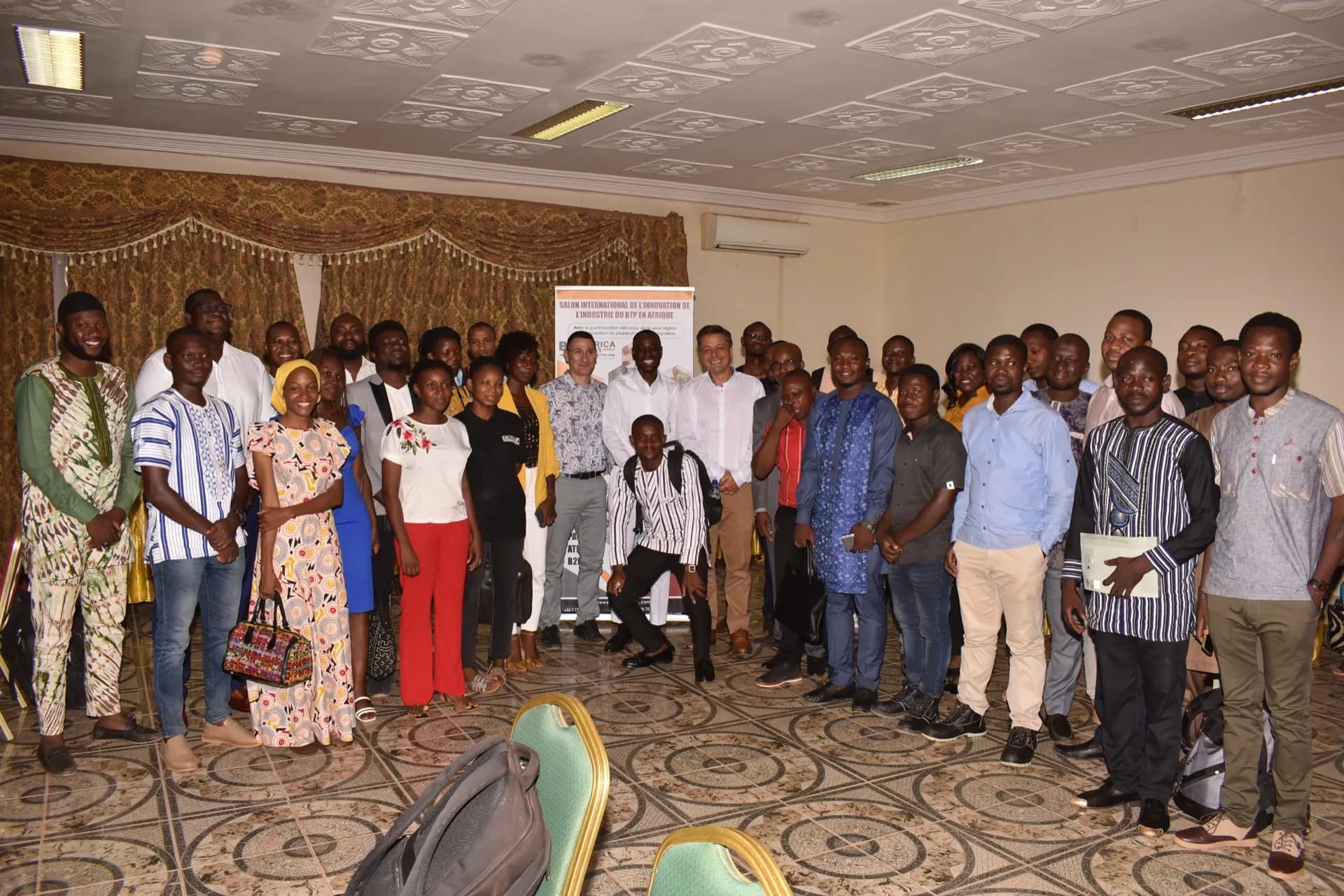 Grande photo de famille des participants au SIIBA 2022